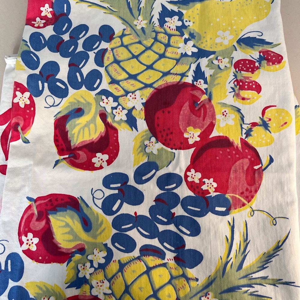 Beautiful vintage tablecloth